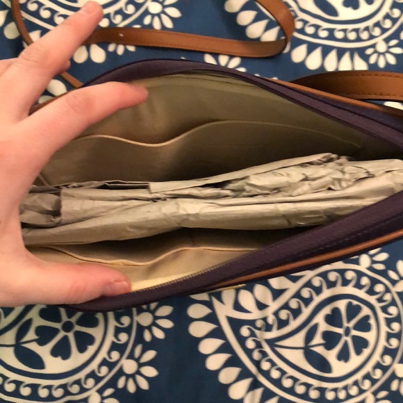 BRAND NEW. Michael Kors cross body purse - Picture 4 of 4